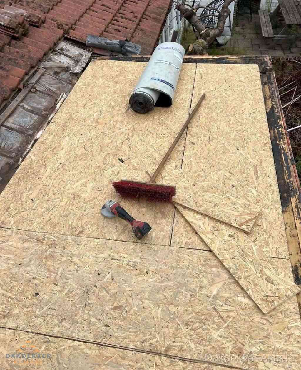 Dakrenovatie afgerond met nieuwe bitumen dakbedekking in Almere